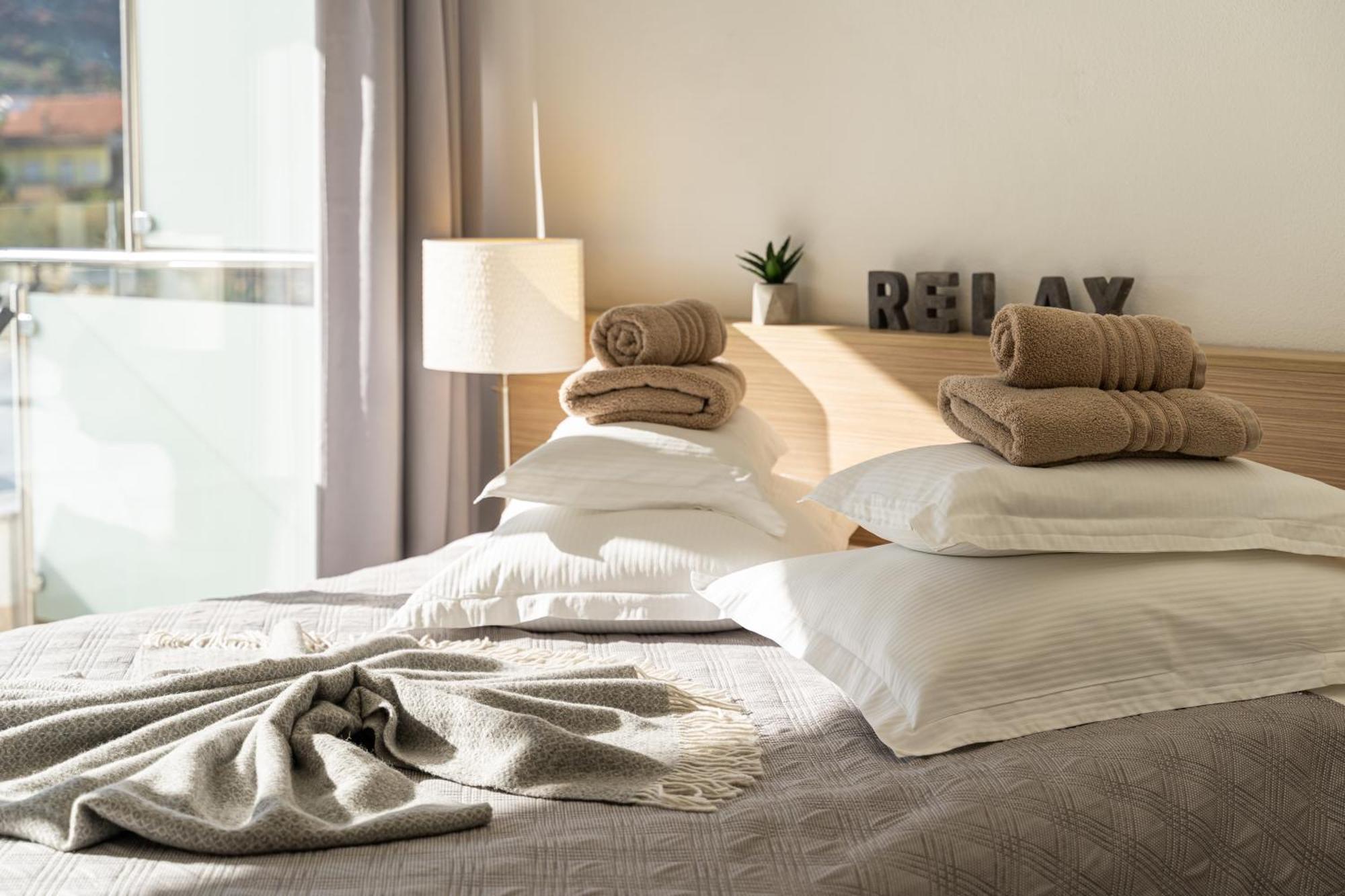 Apartments Holidays Roko Grebastica Bilik gambar