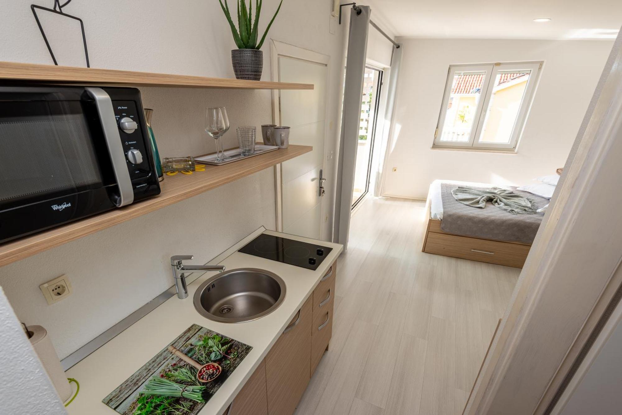 Apartments Holidays Roko Grebastica Bilik gambar