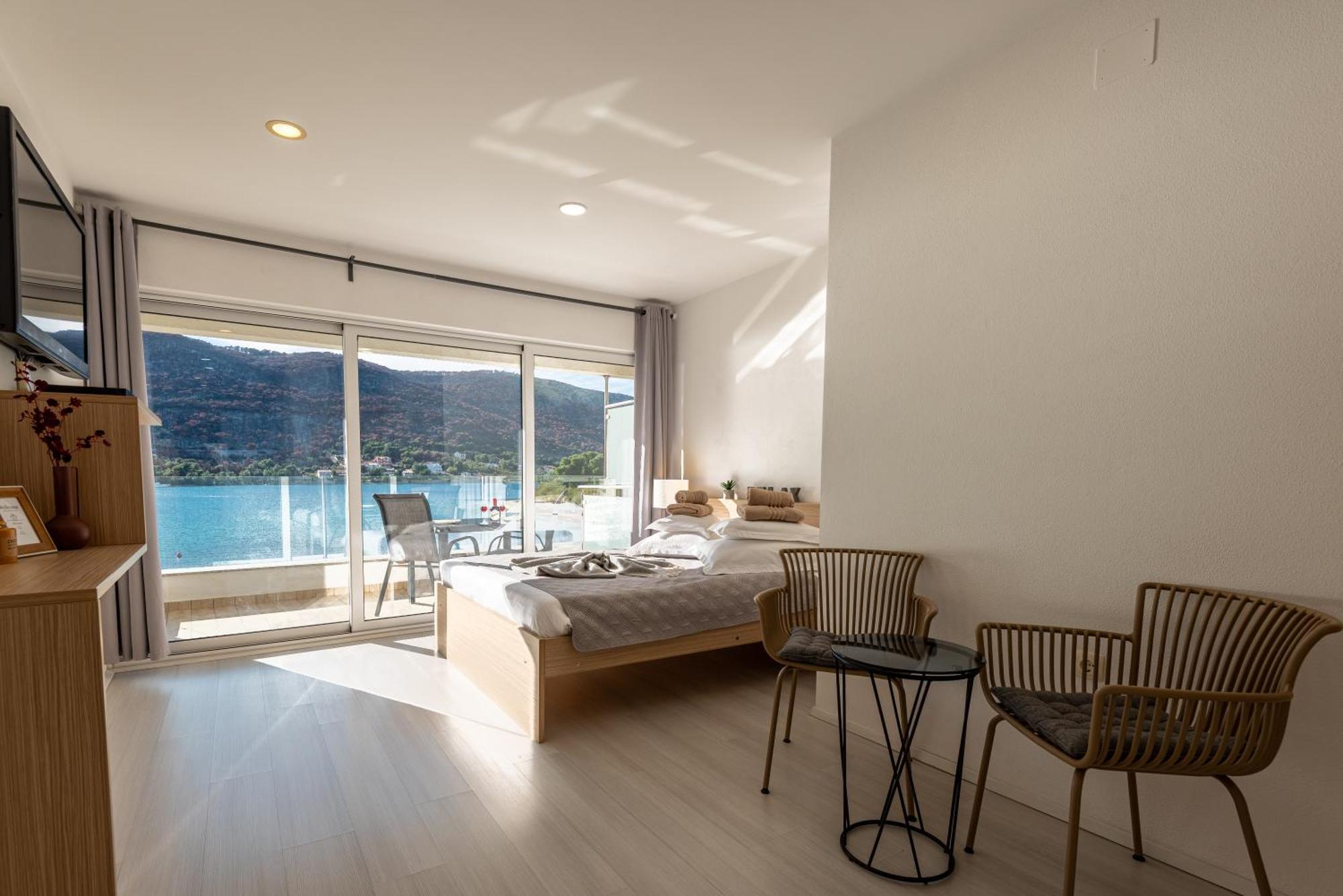 Apartments Holidays Roko Grebastica Bilik gambar