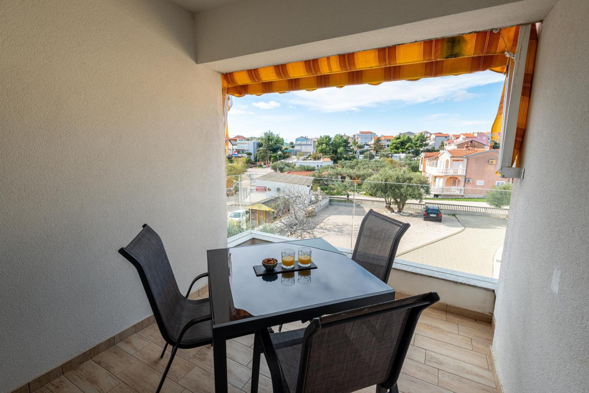 Apartments Holidays Roko Grebastica Bilik gambar