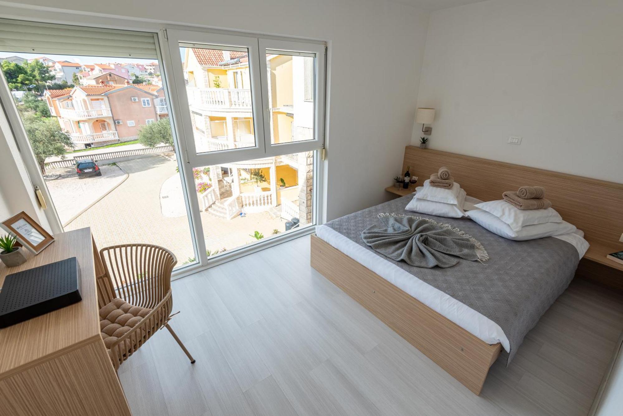 Apartments Holidays Roko Grebastica Bilik gambar